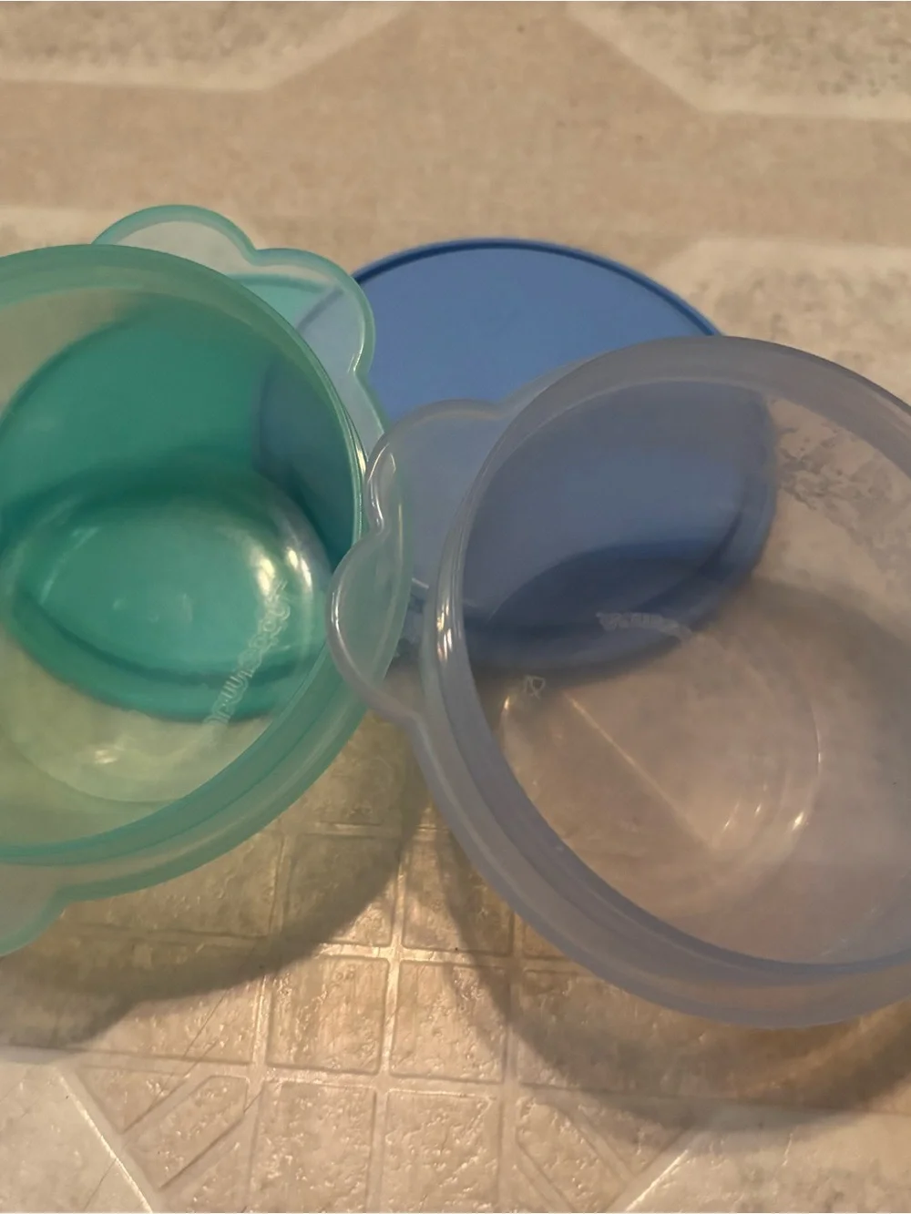 Tupperware durable round
